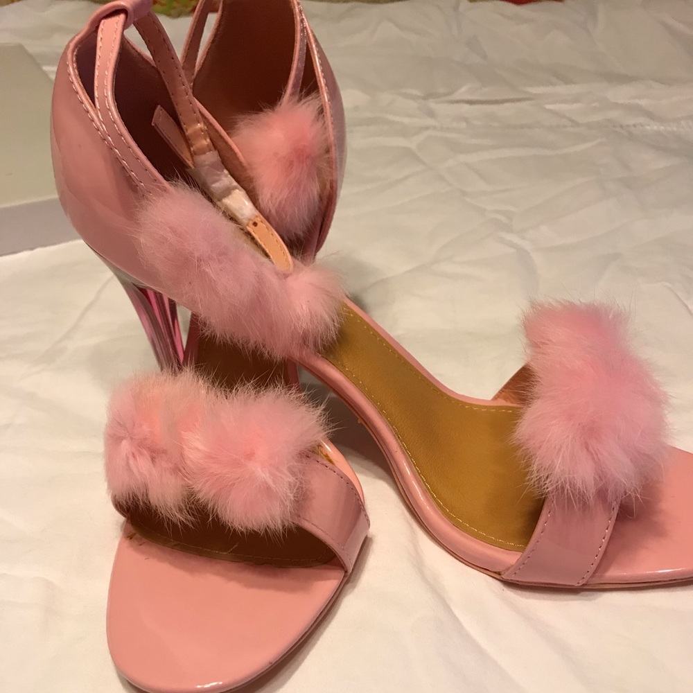 Pink heels with faux fur
